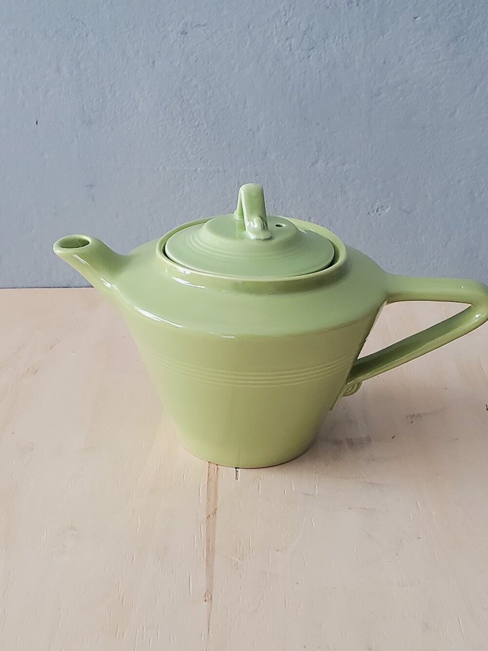 Harlequin Chartreuse Teapot/ Homer Laughlin Art Deco Ceramic